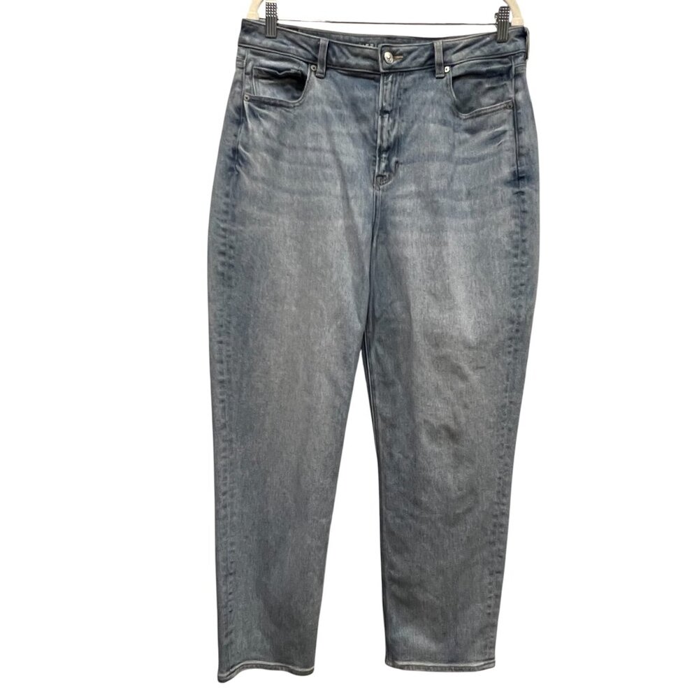 American Eagle Straight Leg Mom Jean, Light Wash, 16